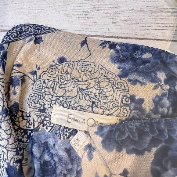 Eden and Olivia xl blue white floral button front blouse cottage coquette fall - Picture 5 of 7